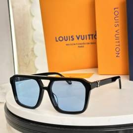 Picture of Louis Vuitton Sunglasses _SKUfw76720995fw